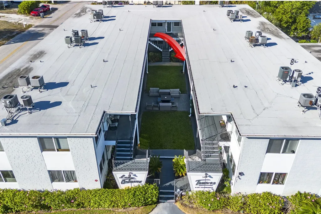 302 Lake Osborne Drive Lake Worth Beach FL 33461
