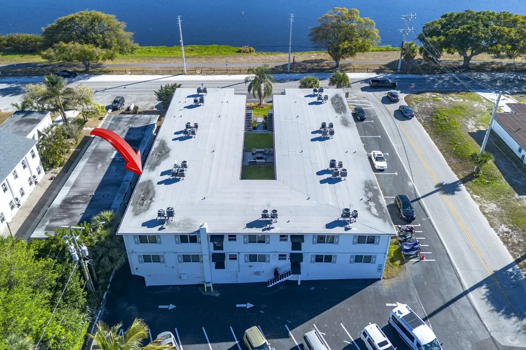 302 Lake Osborne Drive Lake Worth Beach FL 33461