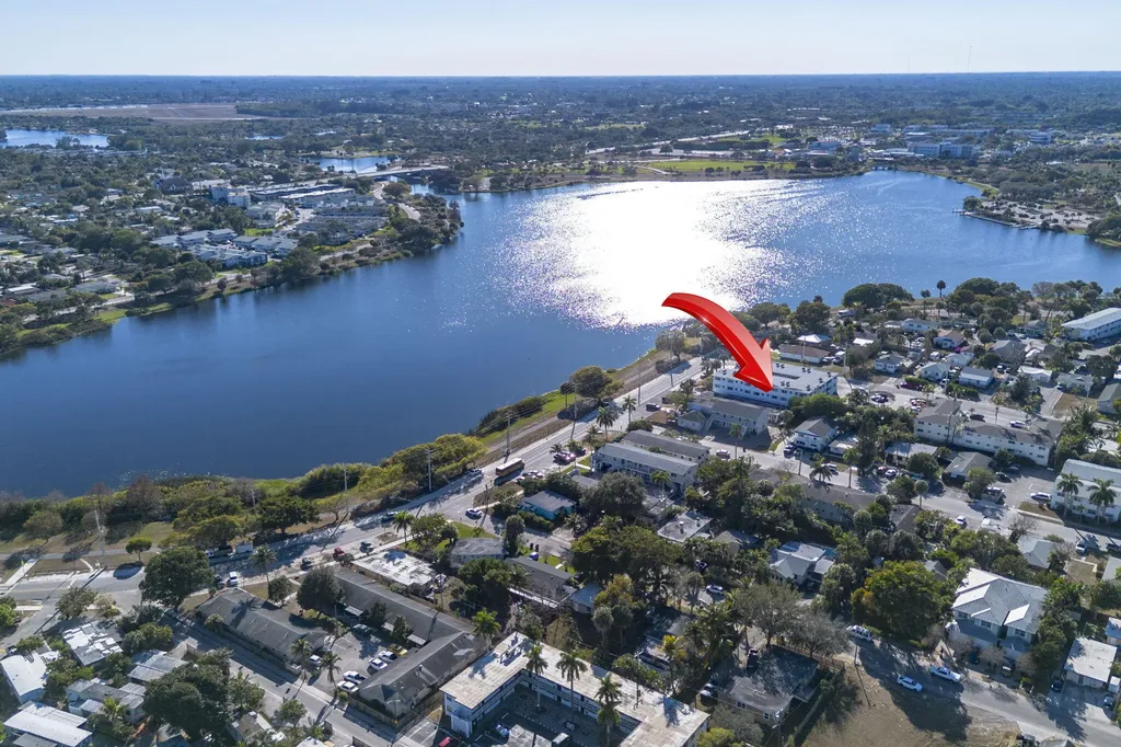 302 Lake Osborne Drive Lake Worth Beach FL 33461