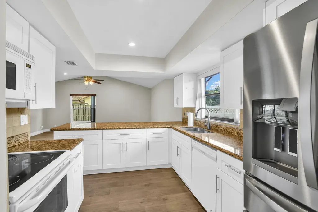 7014 NW 38th Manor Coral Springs FL 33065
