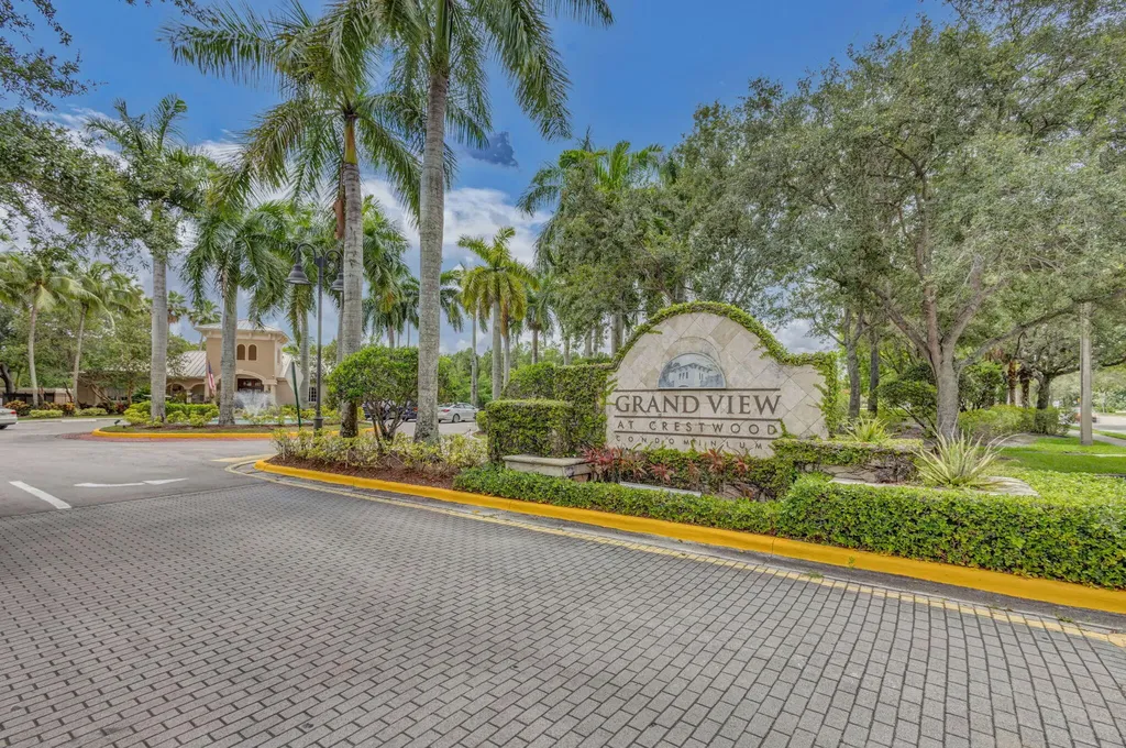 1000 Crestwood Court Royal Palm Beach FL 33411