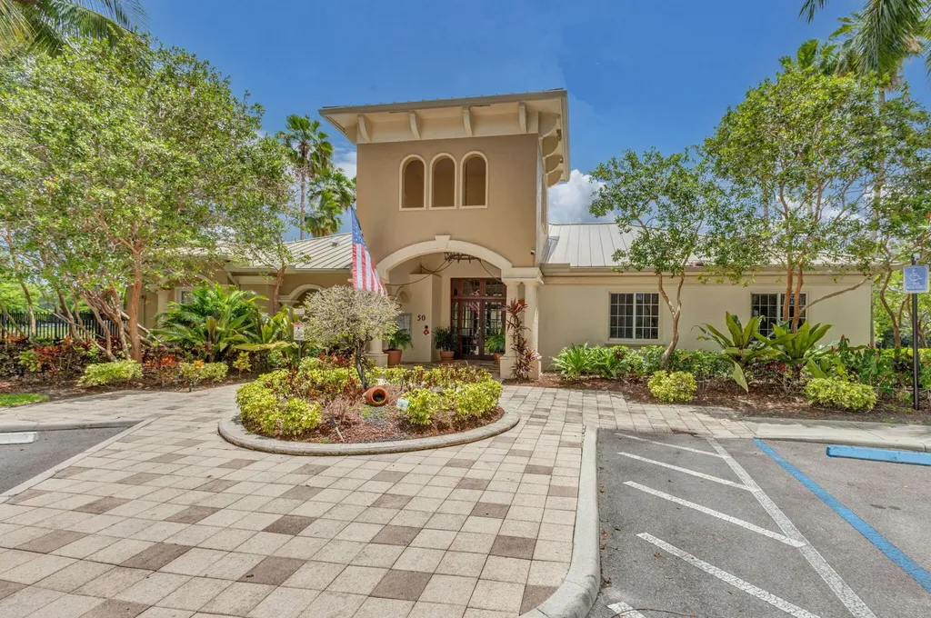 1000 Crestwood Court Royal Palm Beach FL 33411