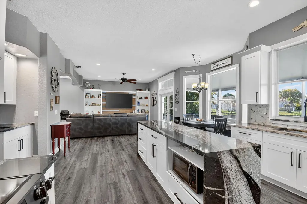 5947 Bay Hill Circle Lake Worth FL 33463