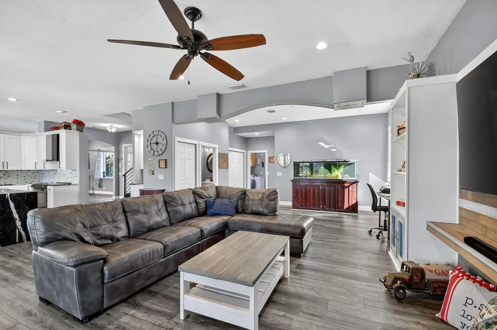5947 Bay Hill Circle Lake Worth FL 33463