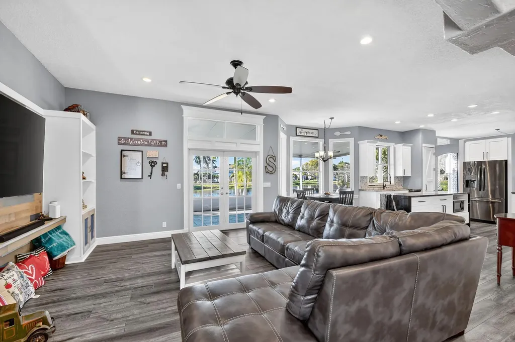 5947 Bay Hill Circle Lake Worth FL 33463