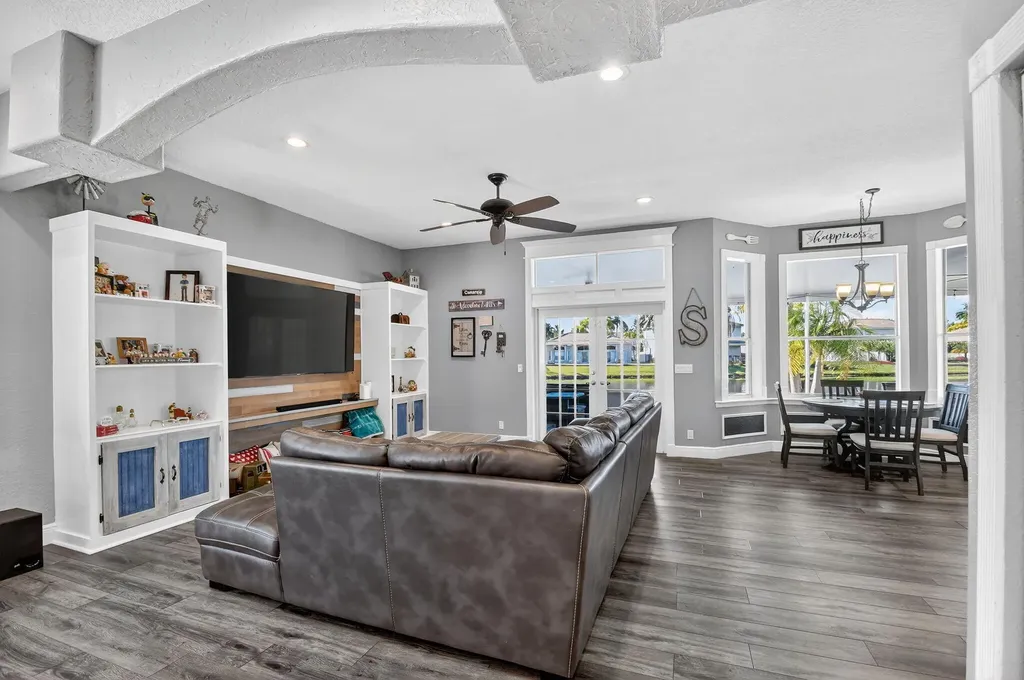 5947 Bay Hill Circle Lake Worth FL 33463