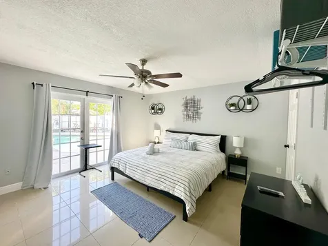 3871 SW 31st Court West Park FL 33023
