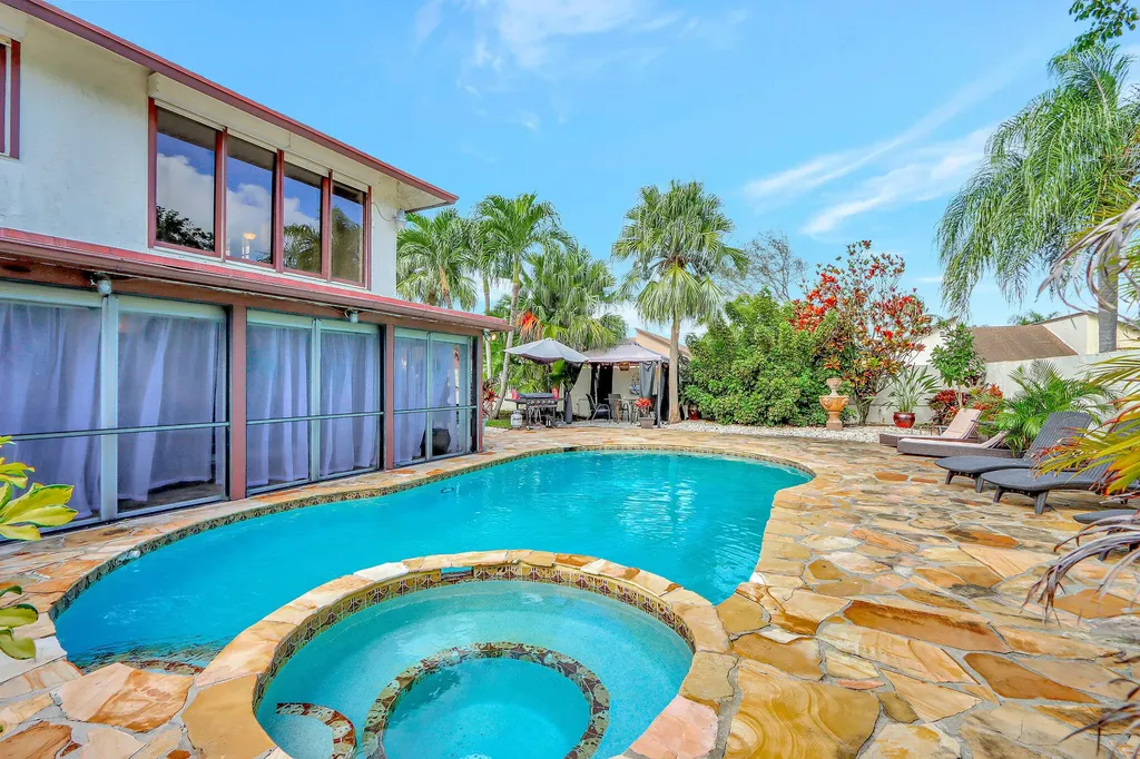 201 SW 28th Avenue Delray Beach FL 33445