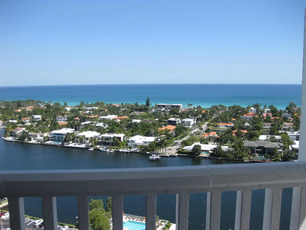20281 E Country Club Drive E Aventura FL 33180