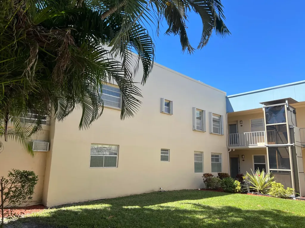 901 Flanders S Delray Beach FL 33484