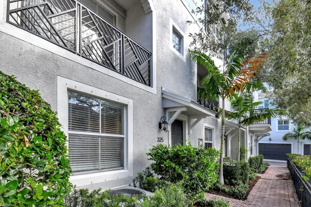325 Atlantic Grove Way Delray Beach FL 33444