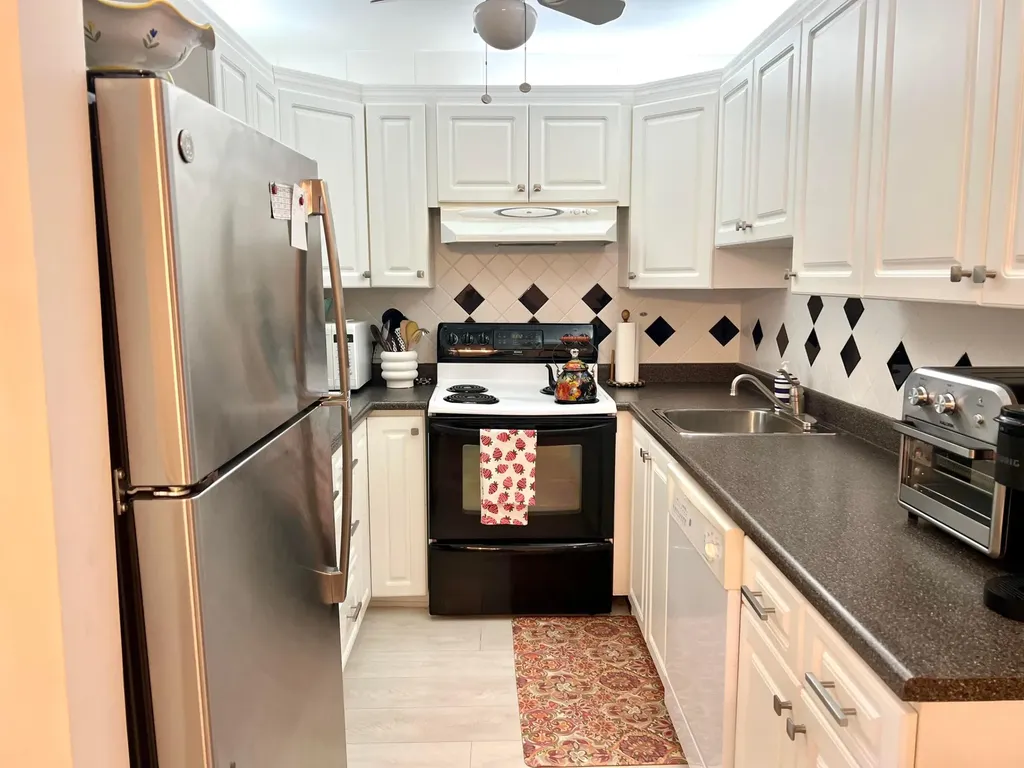 635 Durham W Deerfield Beach FL 33442