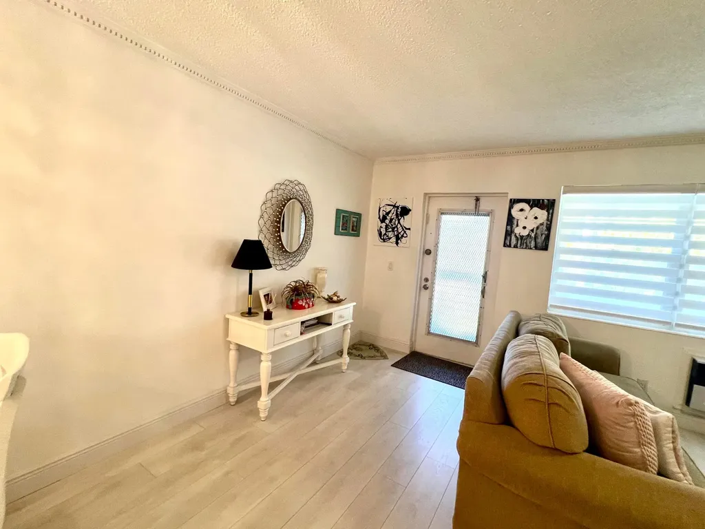 635 Durham W Deerfield Beach FL 33442