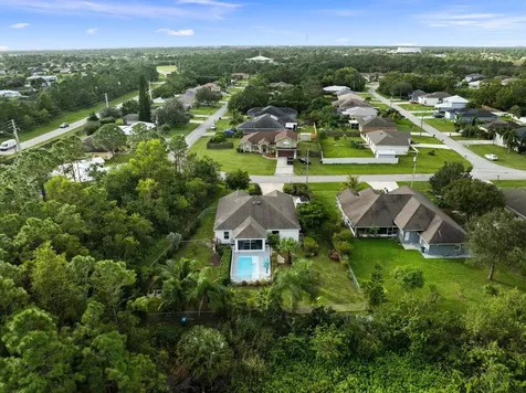 6105 NW Gause Avenue Port St Lucie FL 34986