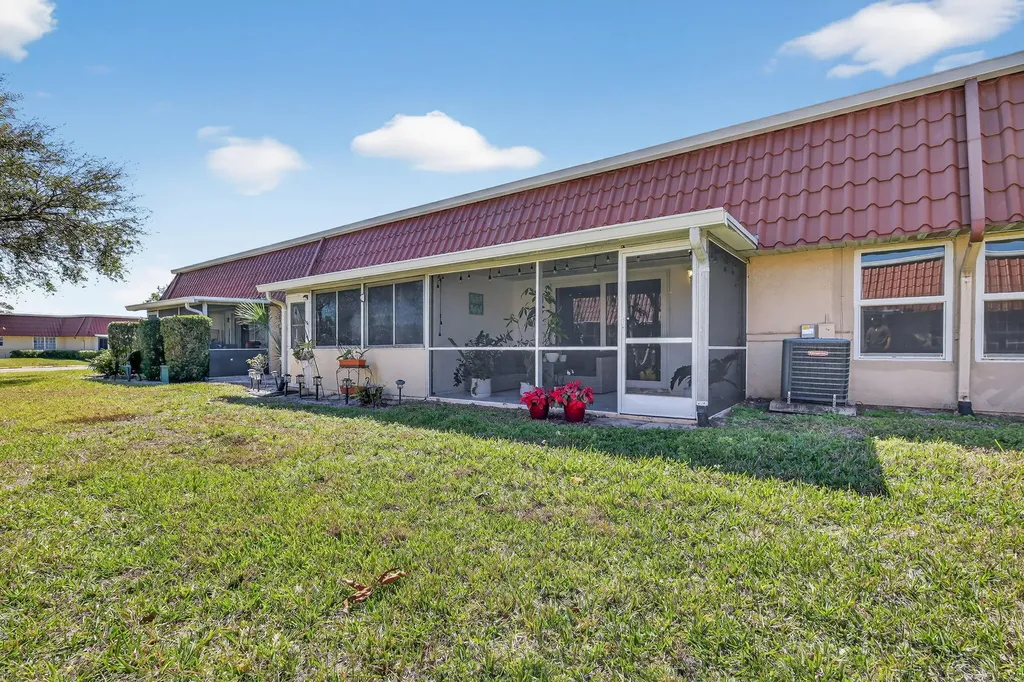 168 Amherst Lane Lake Worth FL 33467
