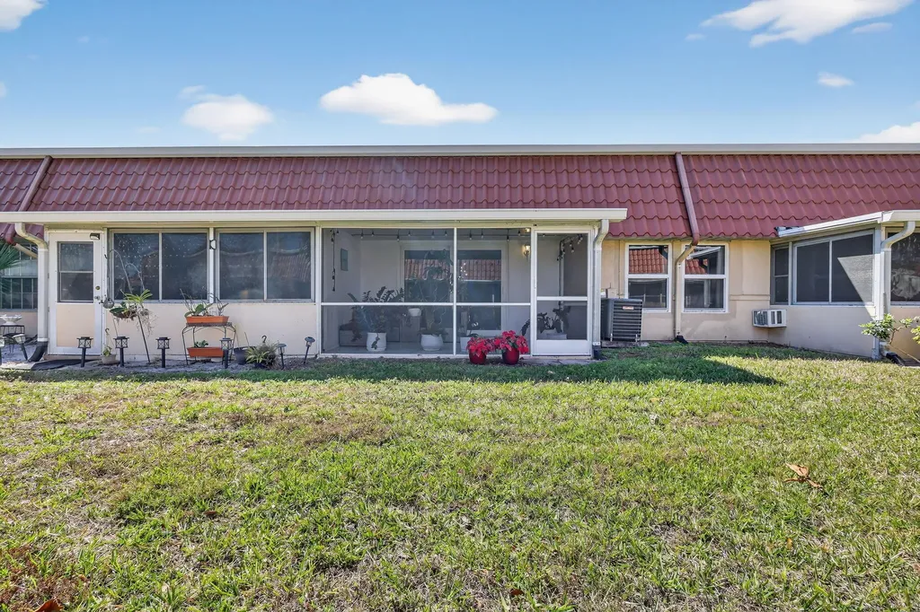 168 Amherst Lane Lake Worth FL 33467