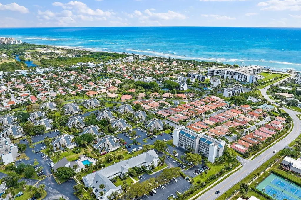 1469 Via Privada Jupiter FL 33477