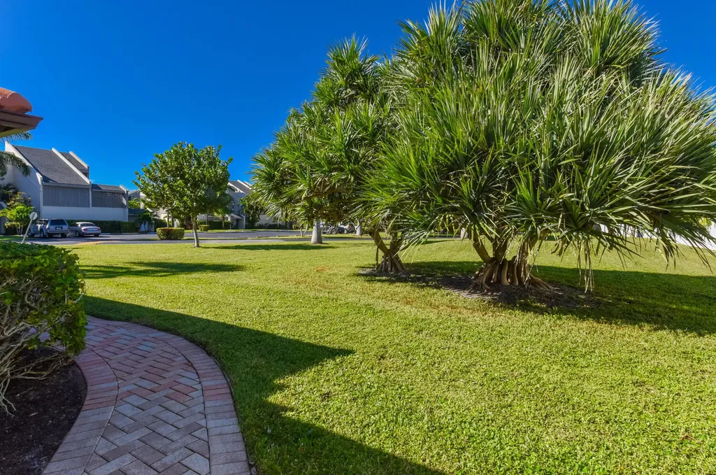 1469 Via Privada Jupiter FL 33477