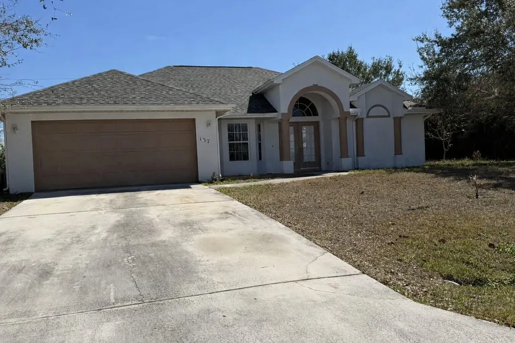 137 SW Meade Circle Port St Lucie FL 34953