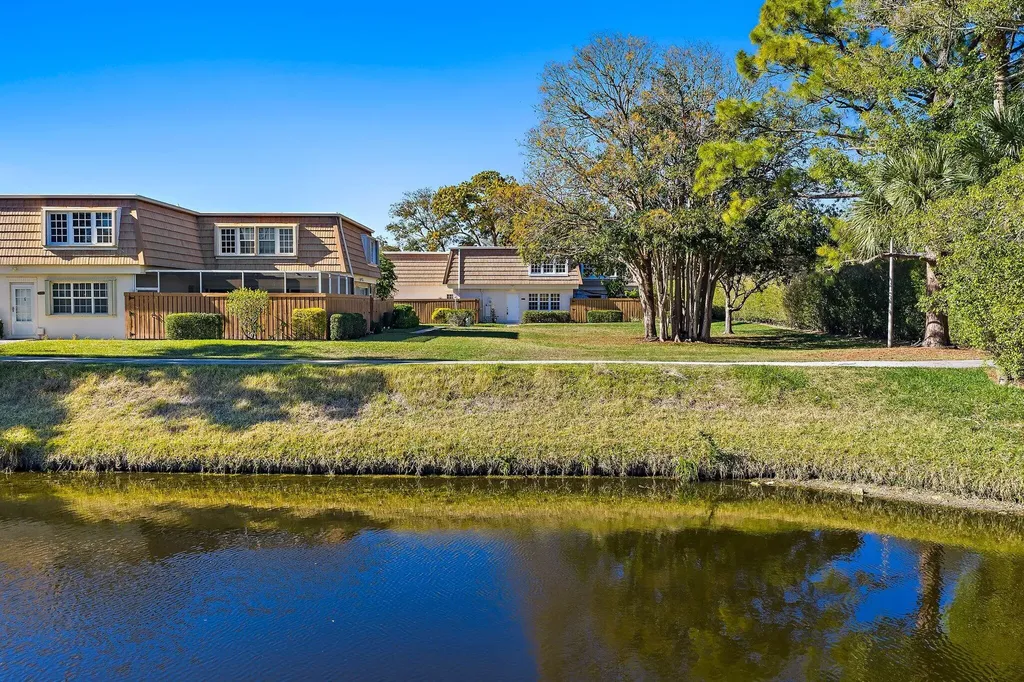 4270 Hazel Avenue Palm Beach Gardens FL 33410