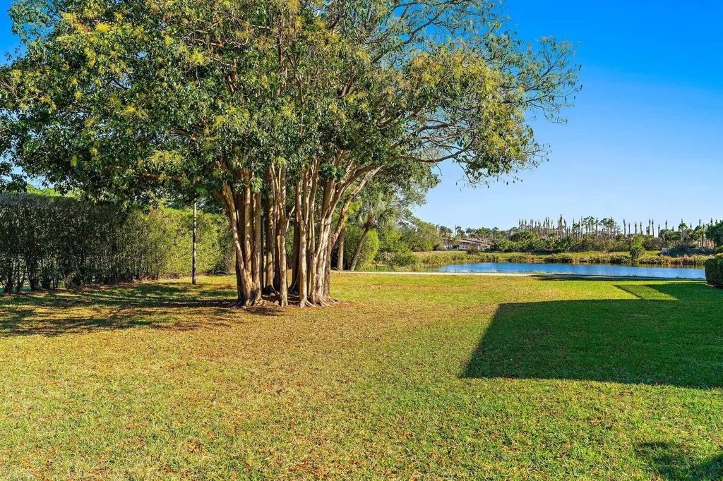 4270 Hazel Avenue Palm Beach Gardens FL 33410