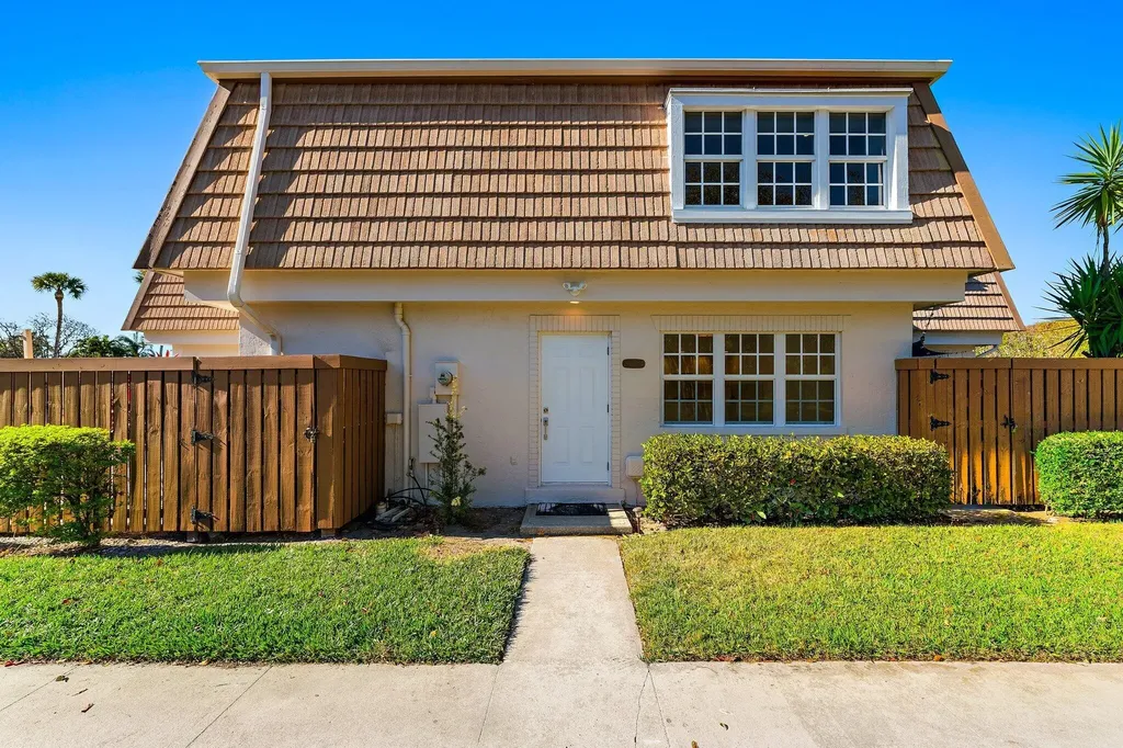 4270 Hazel Avenue Palm Beach Gardens FL 33410