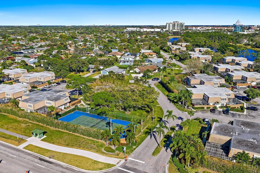 4270 Hazel Avenue Palm Beach Gardens FL 33410