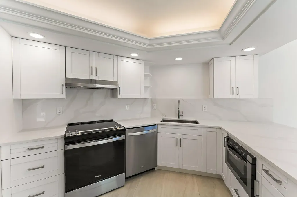 4270 Hazel Avenue Palm Beach Gardens FL 33410