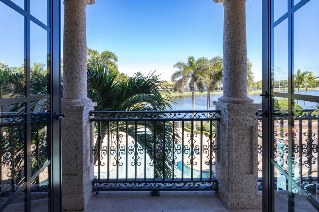 9253 Este Lago Drive Boca Raton FL 33496