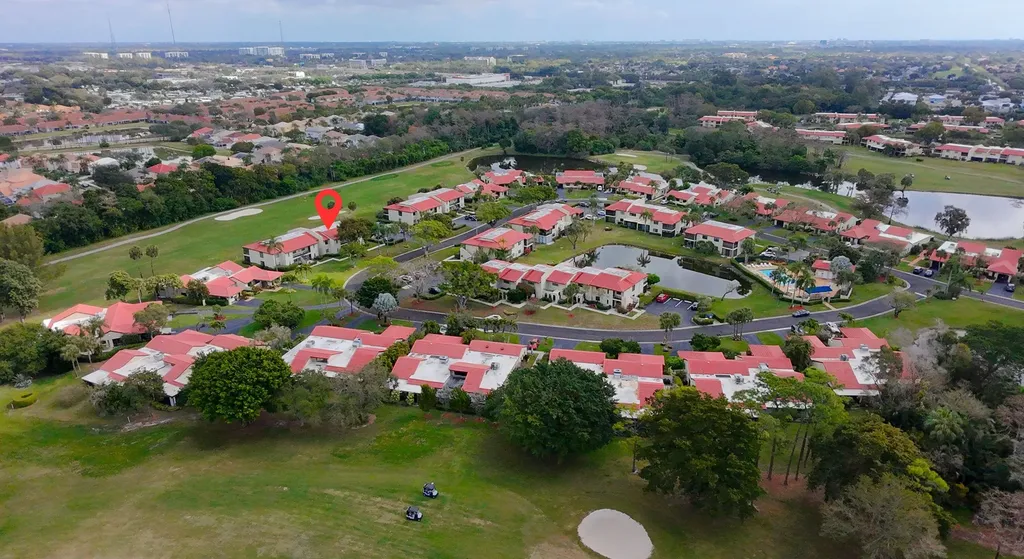 8545 Casa Del Lago Boca Raton FL 33433
