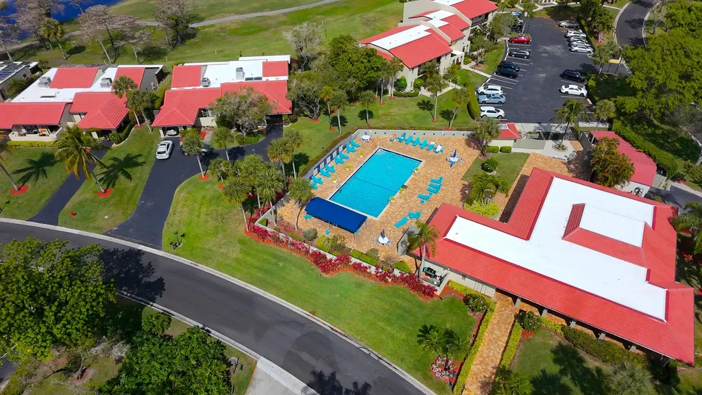 8545 Casa Del Lago Boca Raton FL 33433