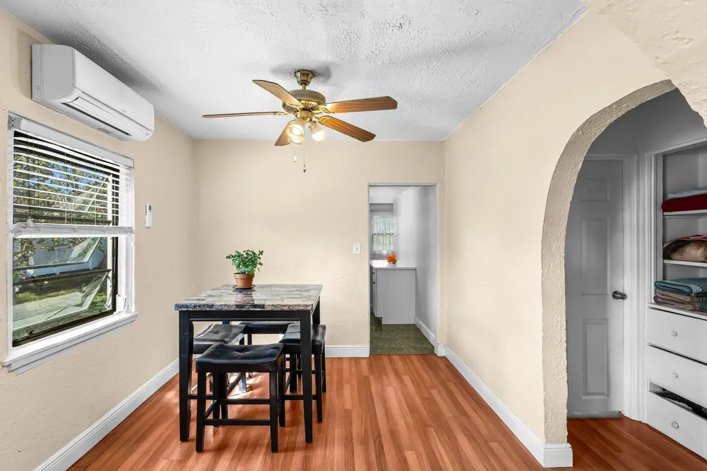 921 S M Street Lake Worth Beach FL 33460