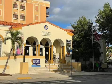 921 S M Street Lake Worth Beach FL 33460