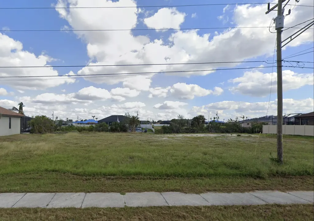 2513 Surfside Boulevard Cape Coral FL 33914