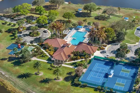 805 SW Marsh Harbor Bay Port St Lucie FL 34986