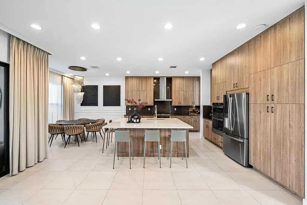 8325 Royal County Down Road Boca Raton FL 33434
