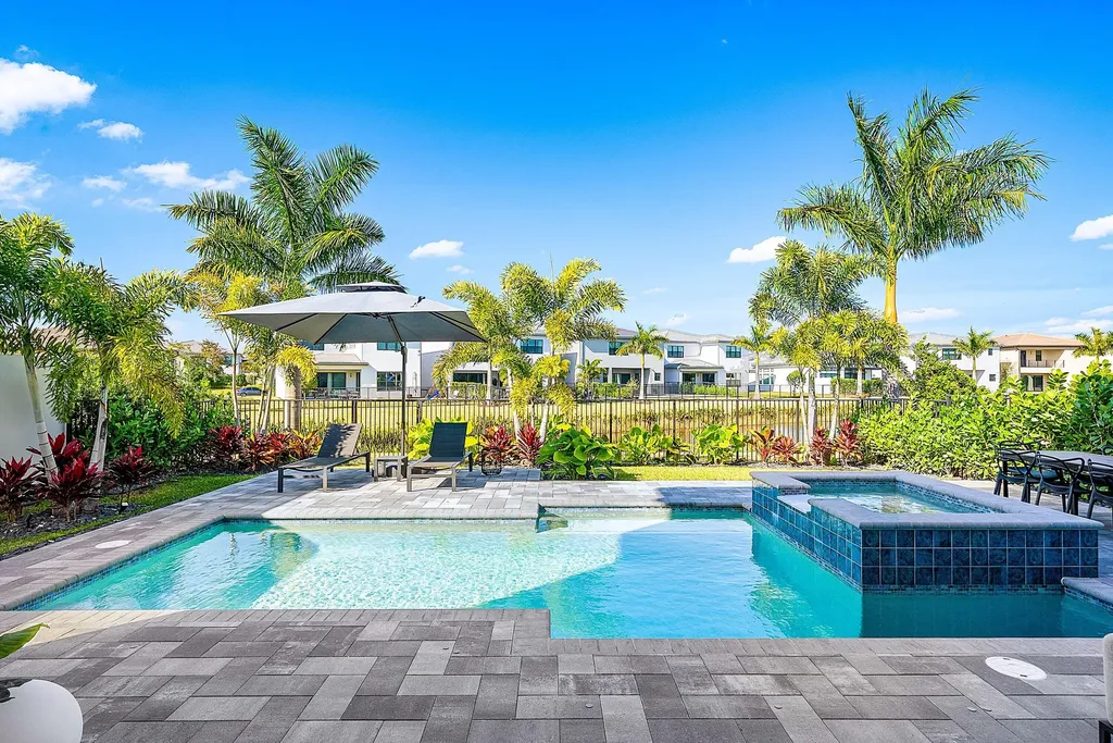 8325 Royal County Down Road Boca Raton FL 33434