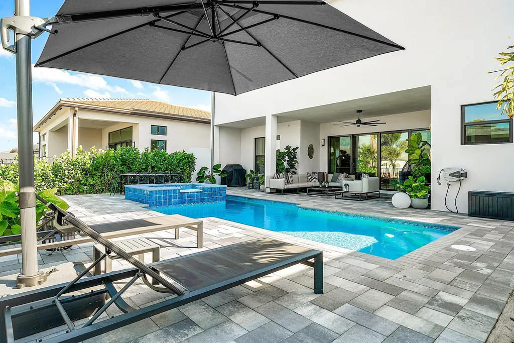 8325 Royal County Down Road Boca Raton FL 33434