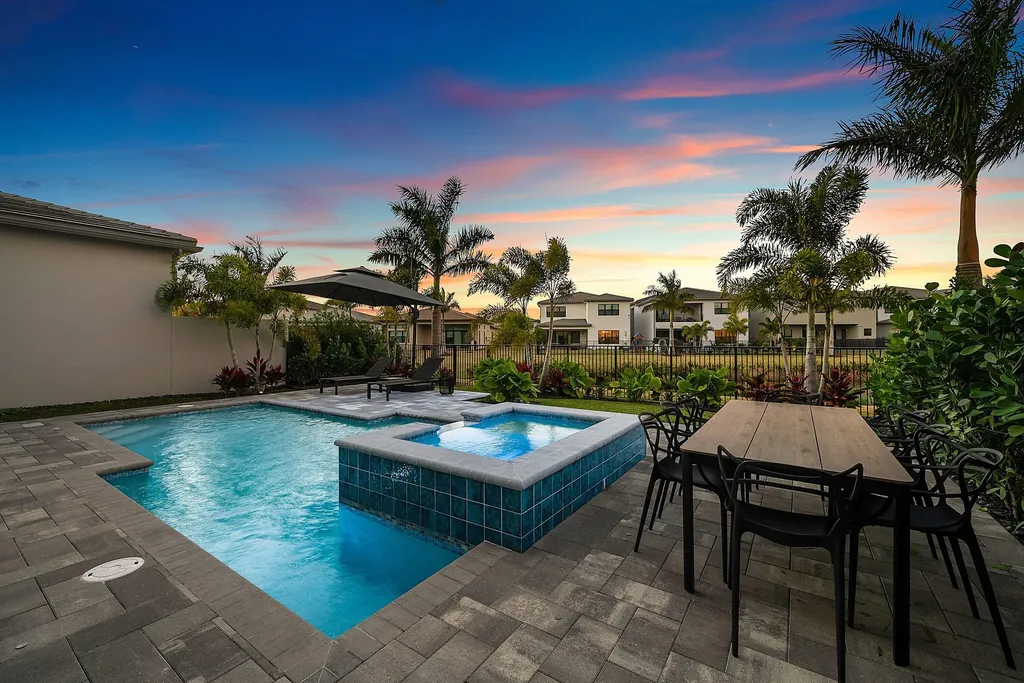 8325 Royal County Down Road Boca Raton FL 33434