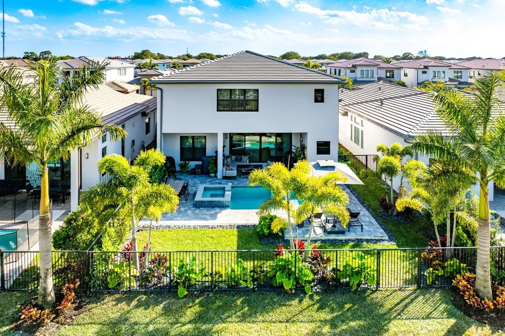 8325 Royal County Down Road Boca Raton FL 33434