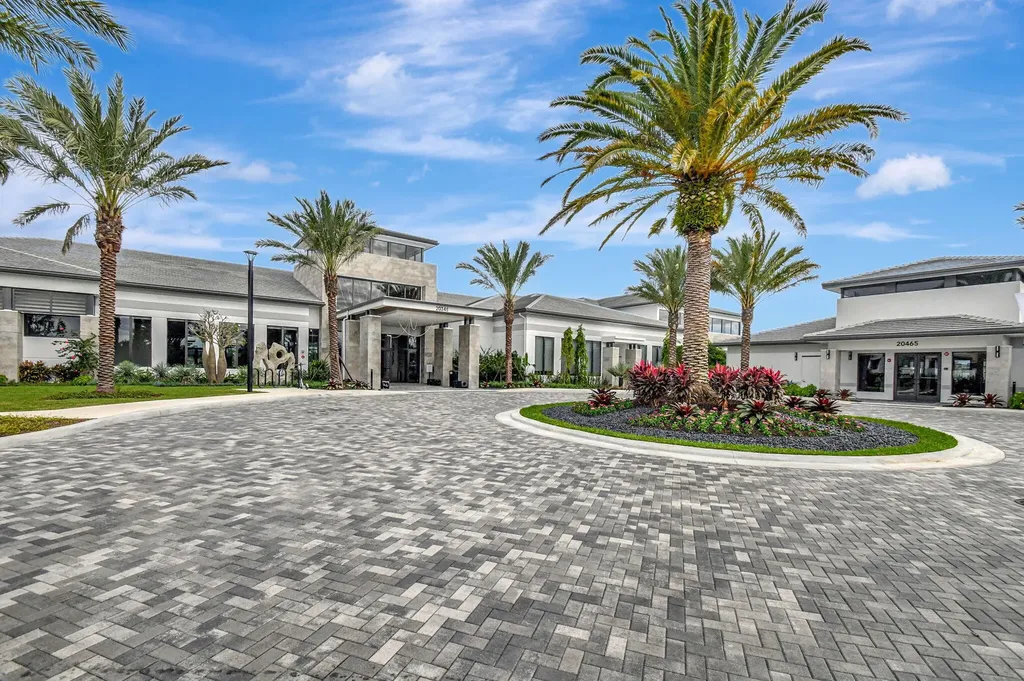 8325 Royal County Down Road Boca Raton FL 33434