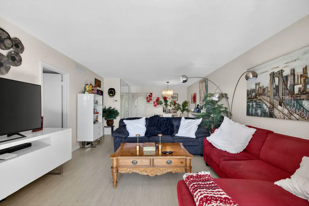 21 Yacht Club Drive North Palm Beach FL 33408