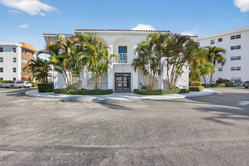 21 Yacht Club Drive North Palm Beach FL 33408