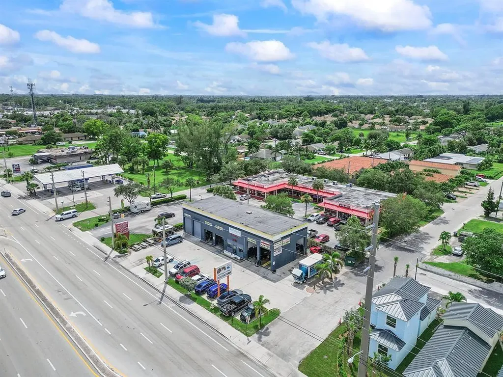 3593 S Military Trail Lake Worth FL 33463