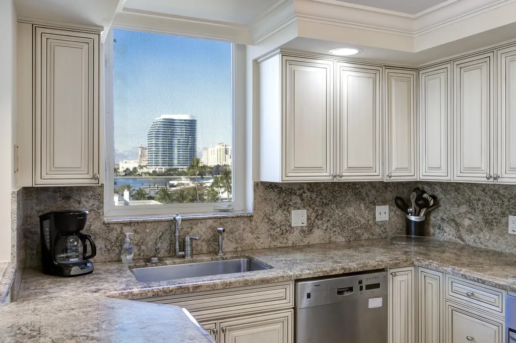 434 Chilean Avenue Palm Beach FL 33480