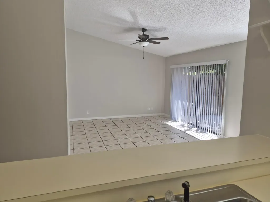 394 Springdale Circle Palm Springs FL 33461