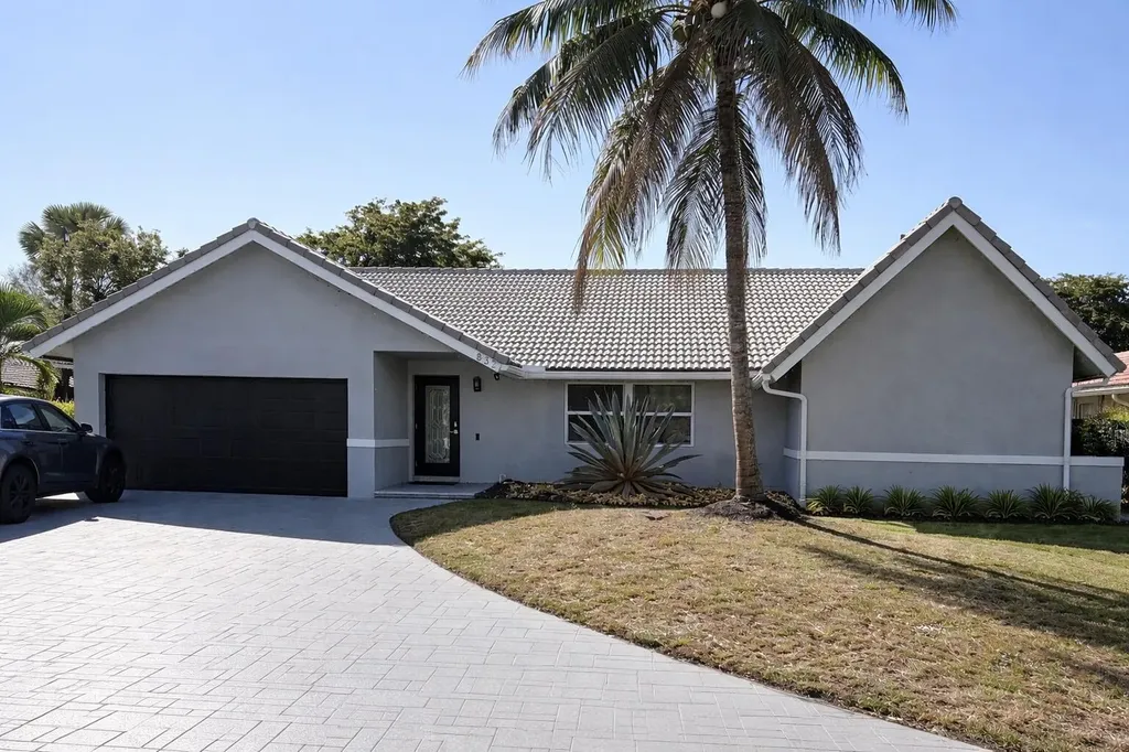 832 NW 108th Lane Coral Springs FL 33071