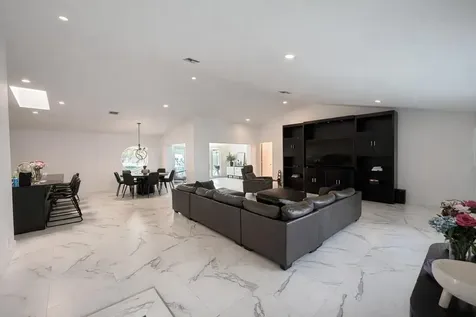 832 NW 108th Lane Coral Springs FL 33071