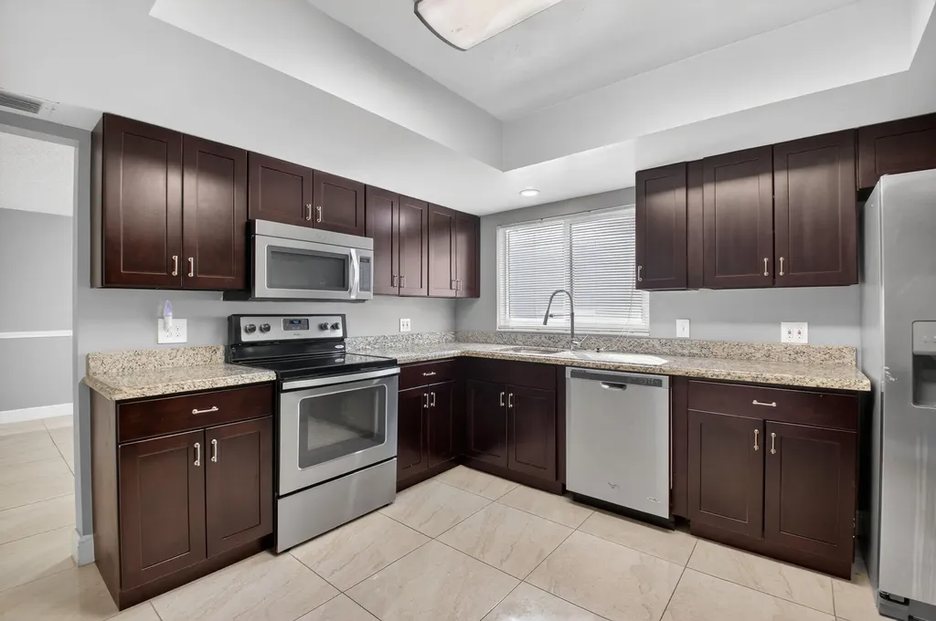 18093 104th Terrace S Boca Raton FL 33498