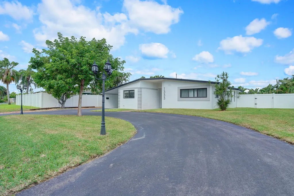 1333 SE 8th Street Deerfield Beach FL 33441